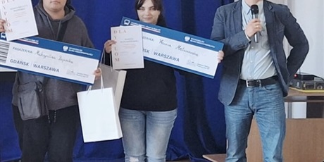 Powiększ grafikę: laureaci-szkolnego-konkursu-demokracja-2-0-718857.jpg