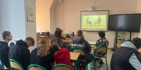  Lekcja hybrydowa pt. Polska- władza, świat polityki i sfera publiczna